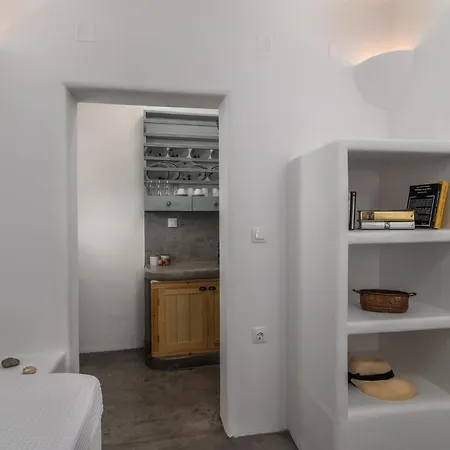 Holiday home Small Beach House Pollonia