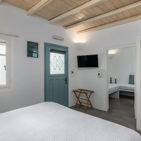 Holiday home Small Beach House Pollonia